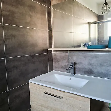 Maison Moderne Proche Morgat بيت للعطل